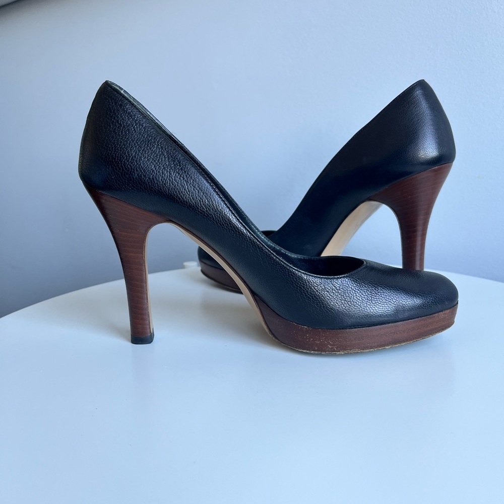 Gucci Elegant Black Leather Heels